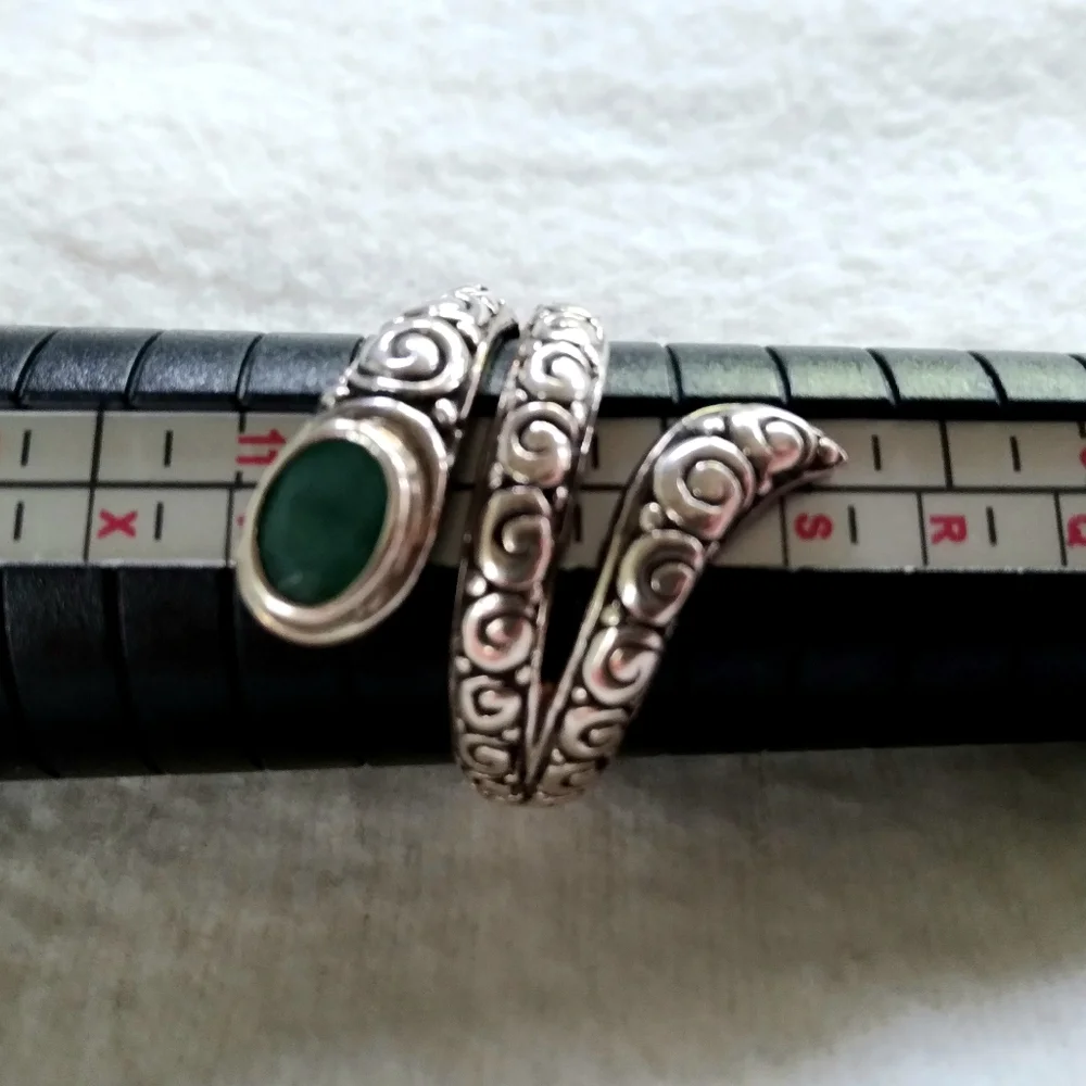 artisan sterling silver serpent ring with 1ct emerald - Picture 2 of 6